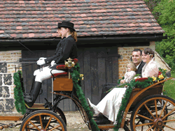 Kutsche mit Brautpaar